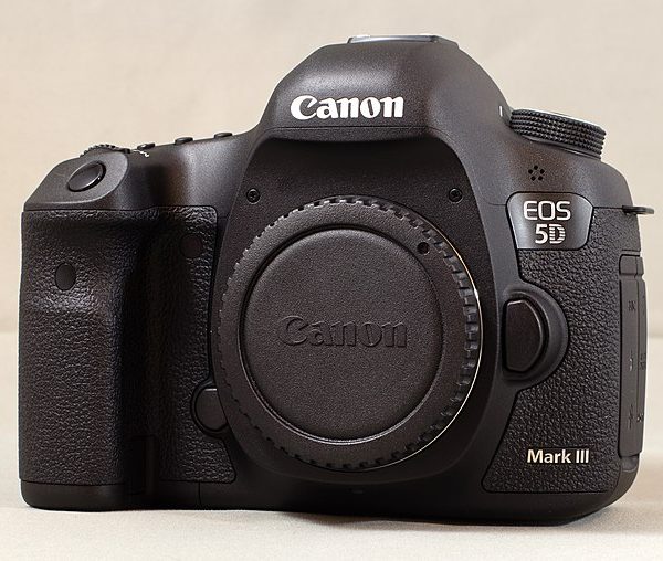 دوربین کارکرده canon 5d