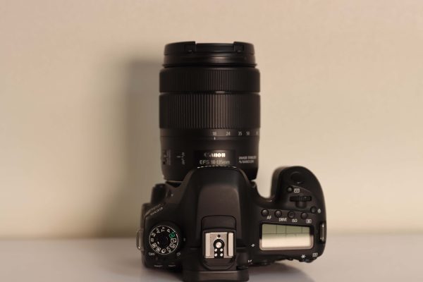 دوربین کارکرده CANON 80D لنز 18-135usm (3000 شات) - Image 3