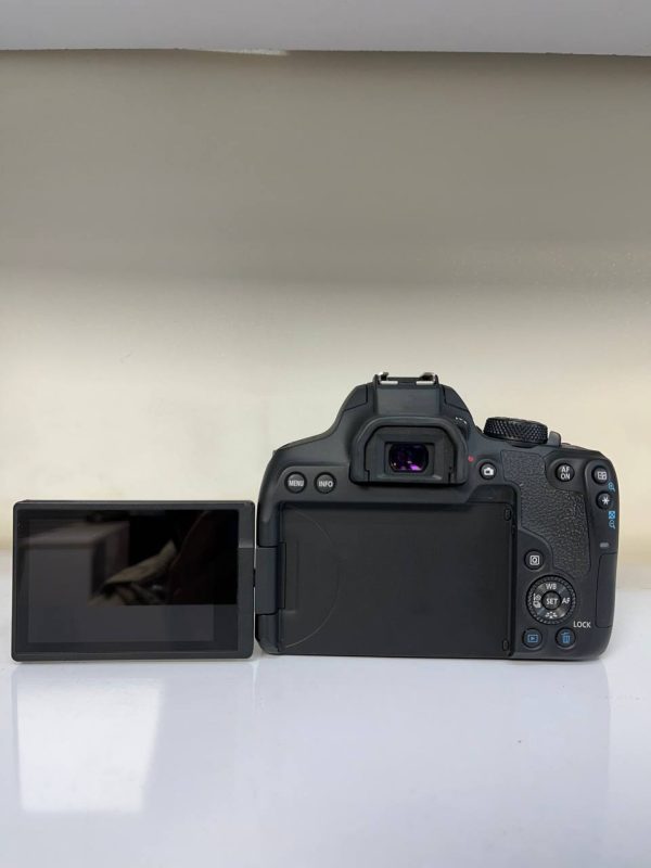 دوربین کارکرده canon 850d با لنز 18-55 stm - تصویر 4