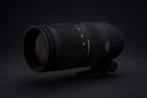70-200mm f/2.8 APO EX DG OS را در تصویر بالا مشاهده میکنید