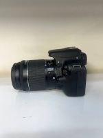 درتصویر بالادوربین کارکرده 100D قرار دارد