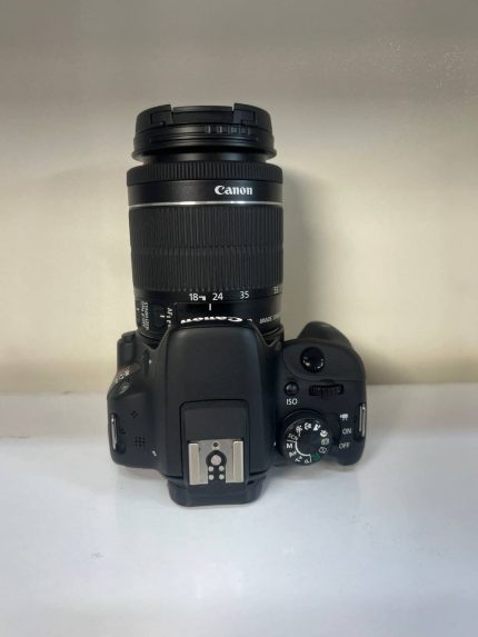 درتصویر بالادوربین کارکرده 100D قرار دارد